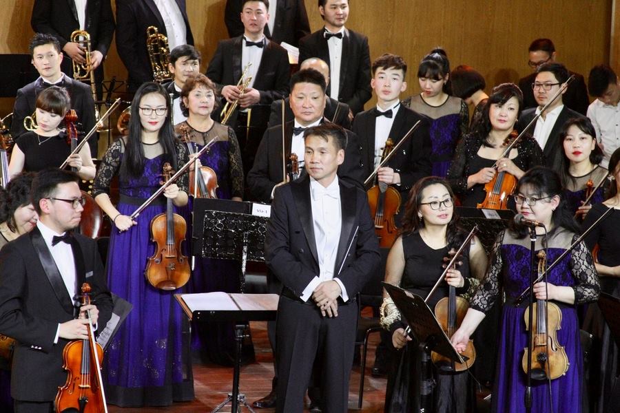 Л.В.Бетховенийн алдарт V симфони 8 жилийн дараа улсын Филармонийн тайзнаа тоглогдлоо